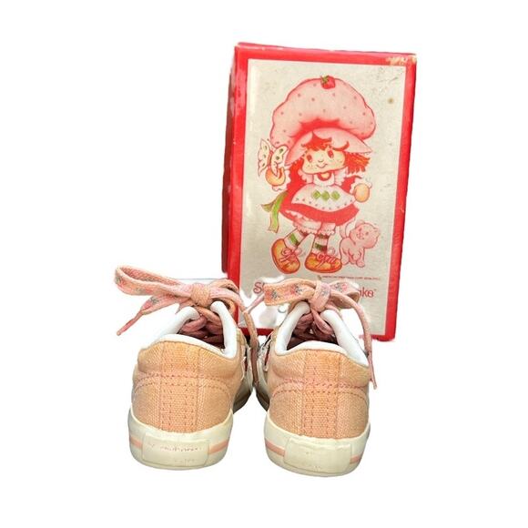 Vtg 80s Strawberry Shortcake Stride Rite Lace Up Sneakers Sz 4 Pink White in Box - Picture 5 of 9